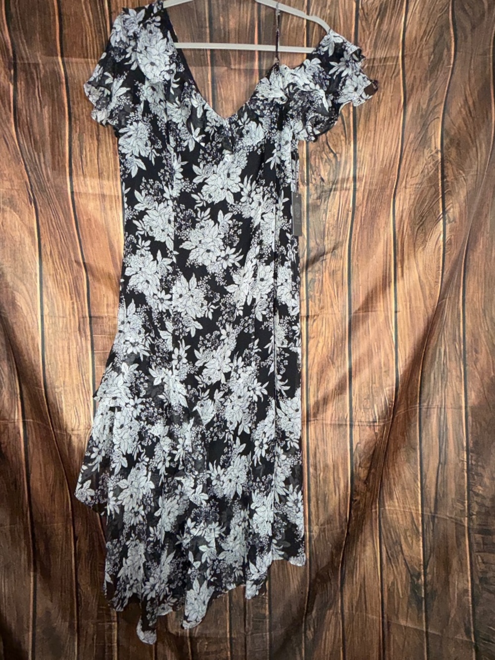 Vince Camuto NWT Floral Cold Shoulder Midi Dress Women's Size 12 Black White